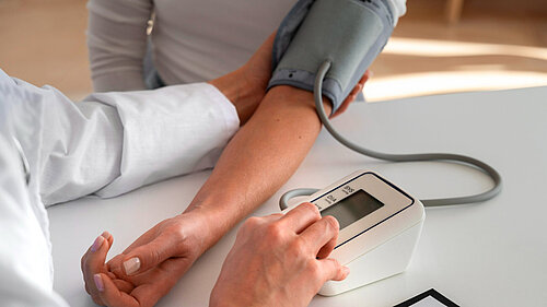 Blood pressure monitor